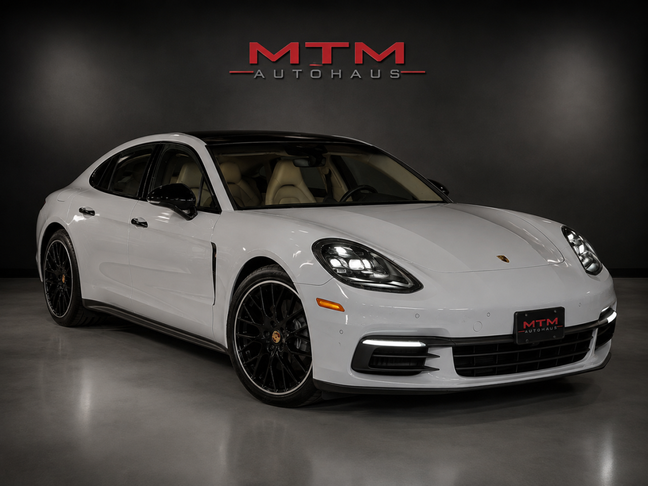 Porsche Panamera 4