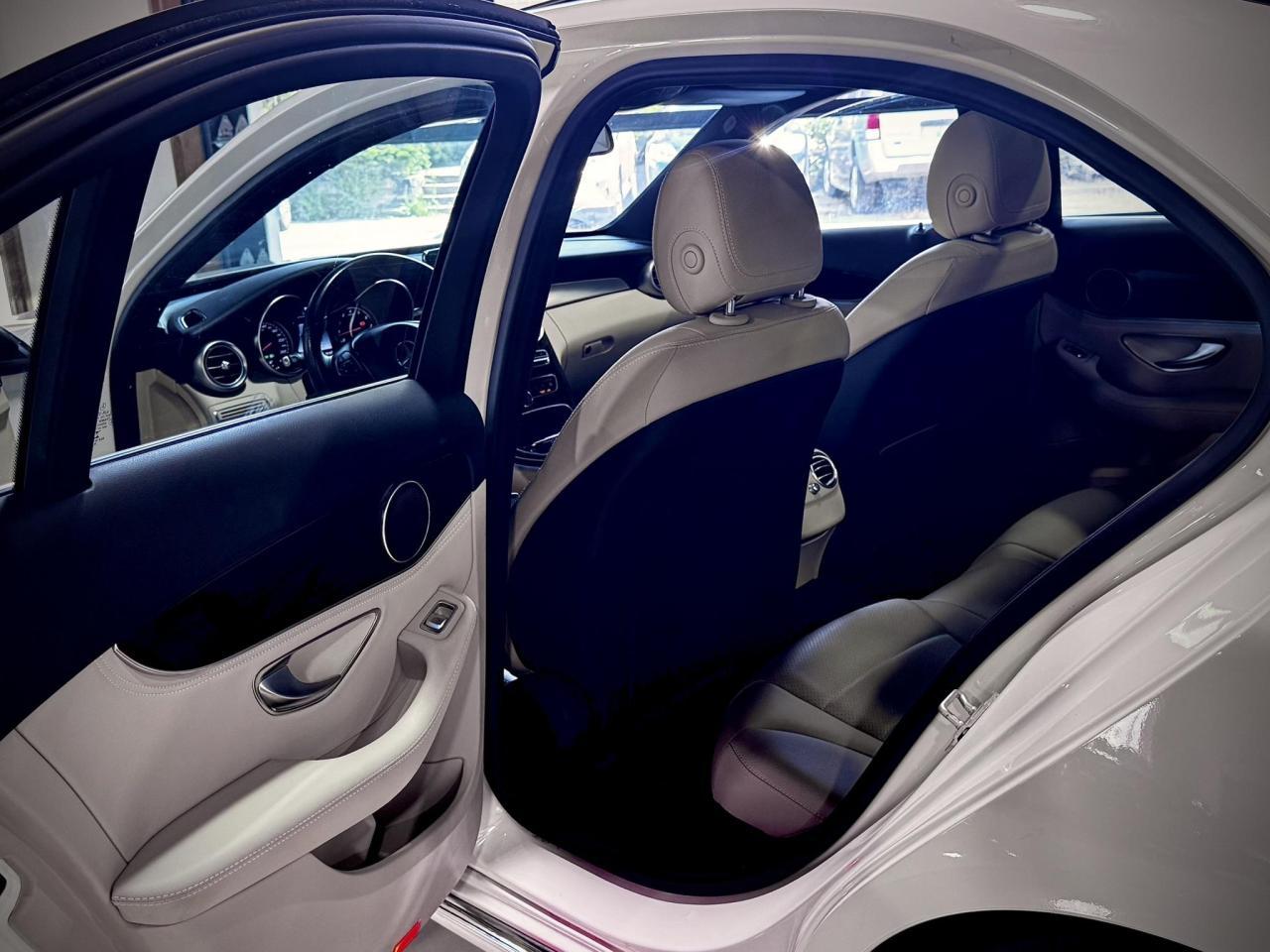 MERCEDES C300 *LOW MILLAGE*