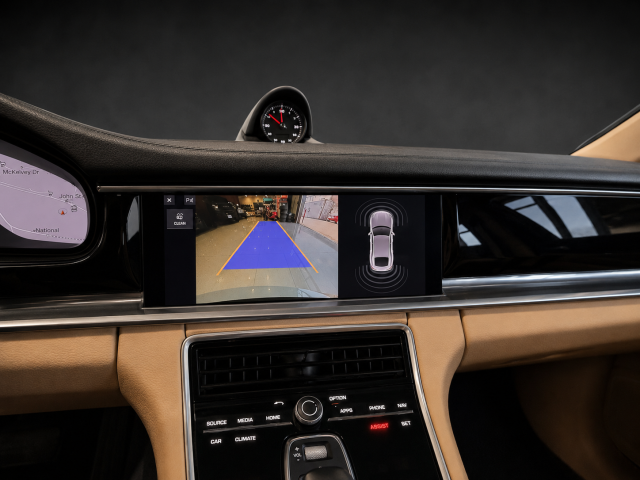 Porsche Panamera 4