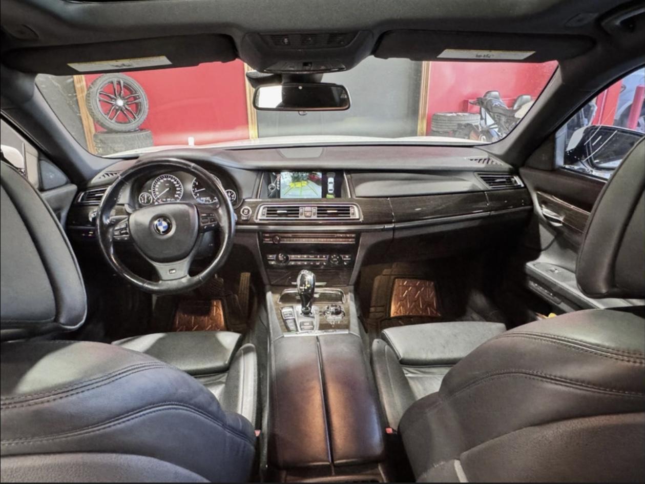 BMW 750 X Drive