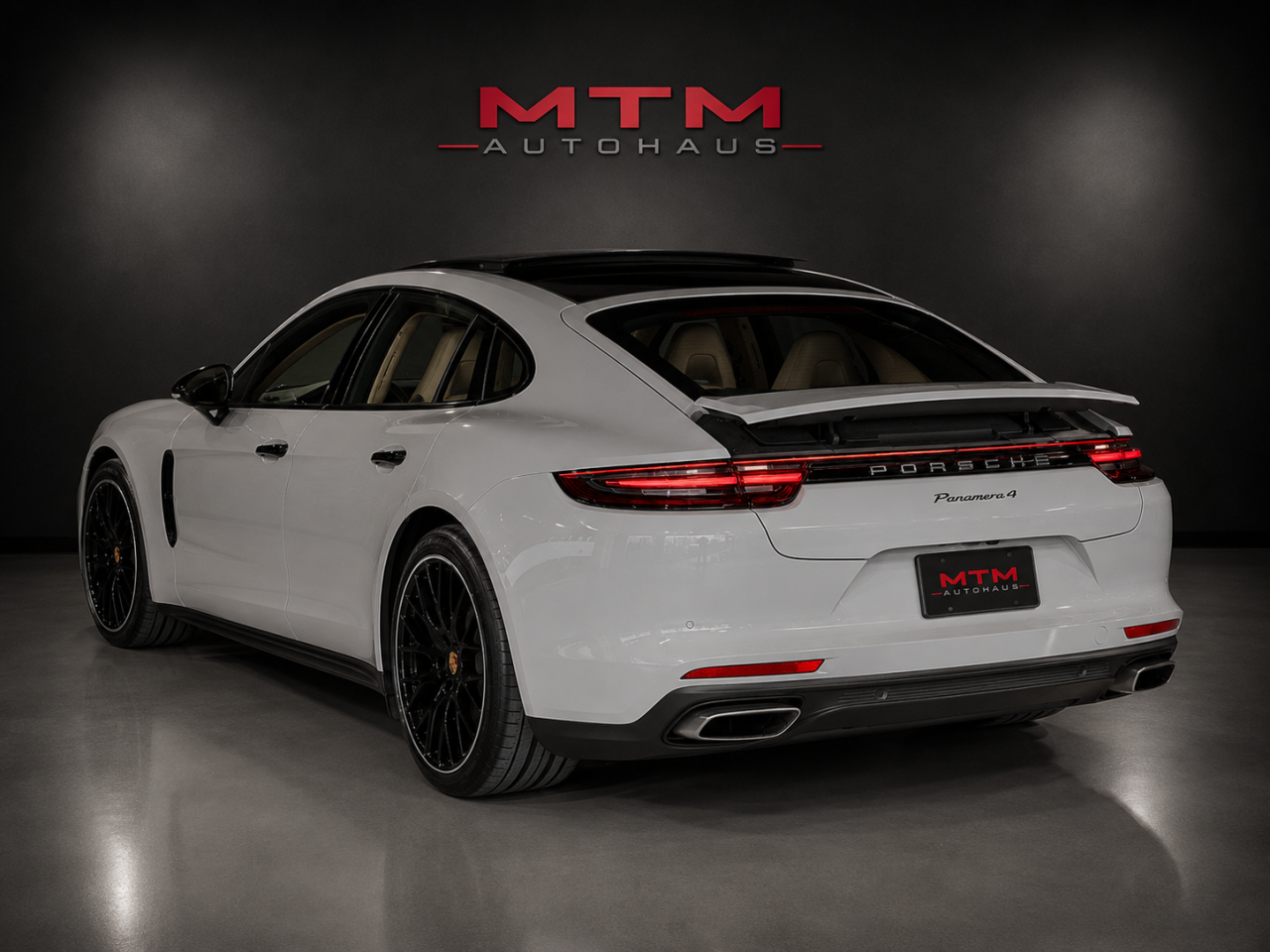 Porsche Panamera 4