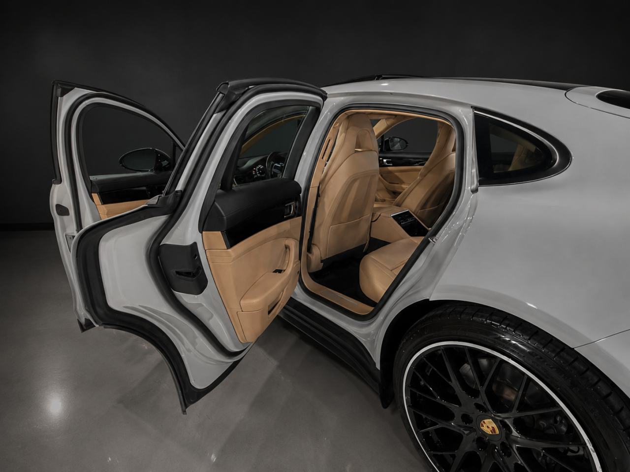 Porsche Panamera 4