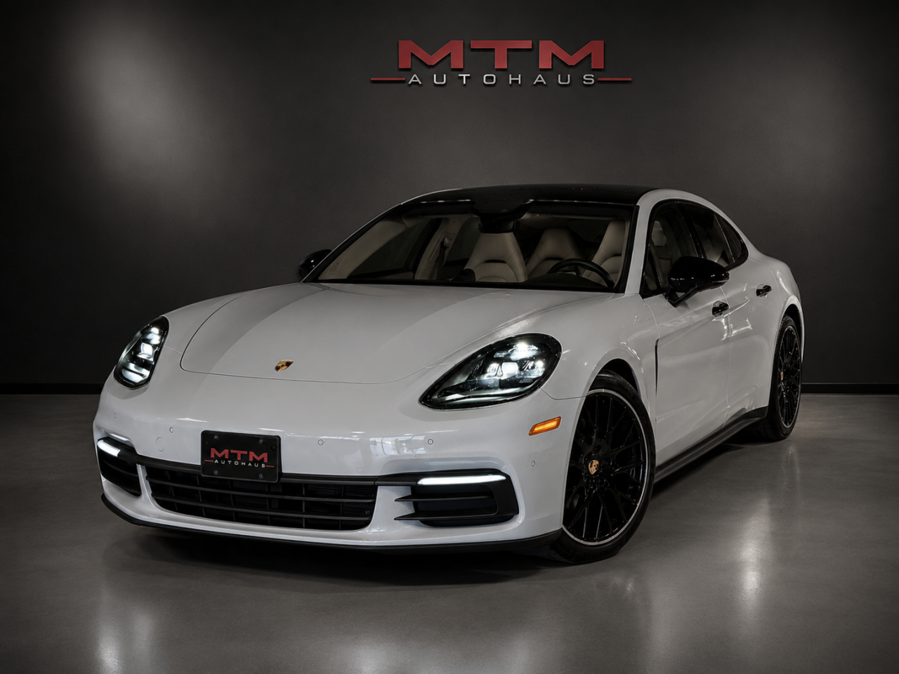 Porsche Panamera 4